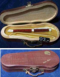 03 BOLIGRAFO KEVIN CLARK GRANATE